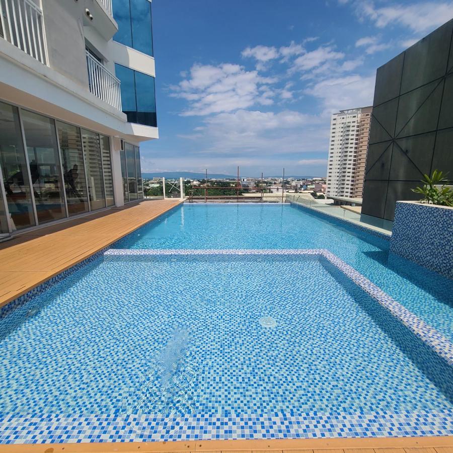 Inspiria Condo Free Airport Pickup For 3 Nights Stay Or More Davao Zewnętrze zdjęcie